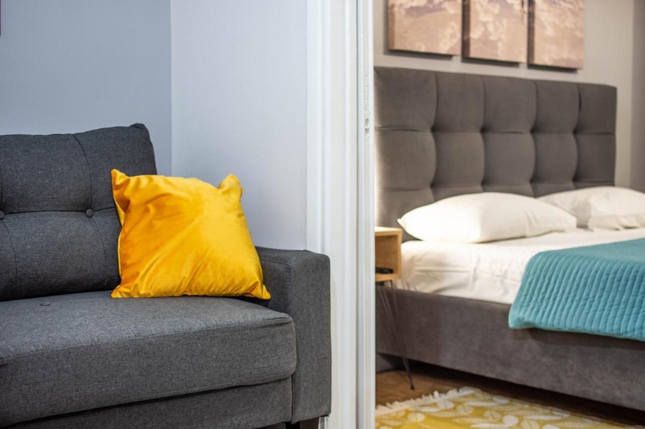 Fav Flat In Apartament *